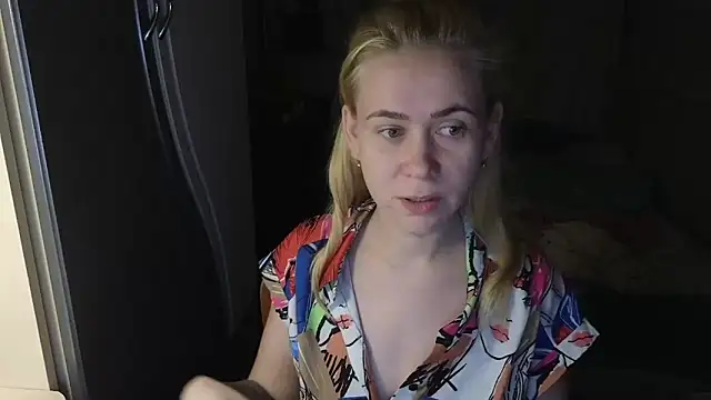 Riley_Roo's cam snapshot