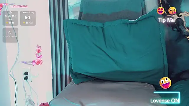 khiara_moretti live sex cam