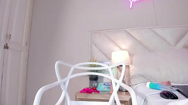 _emily__st's cam snapshot