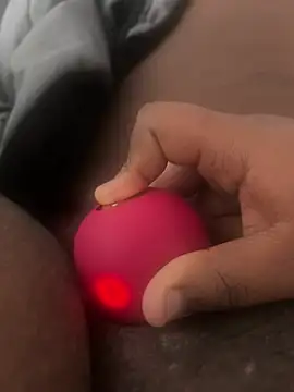 Tassiagay's cam snapshot