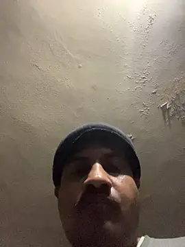 Saxymood1111's cam snapshot