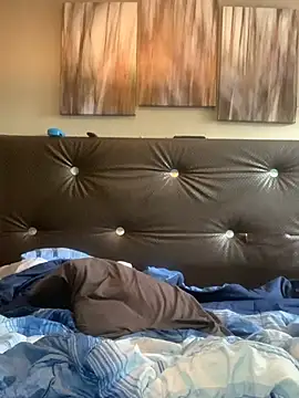 goldenshower2451 live sex cam