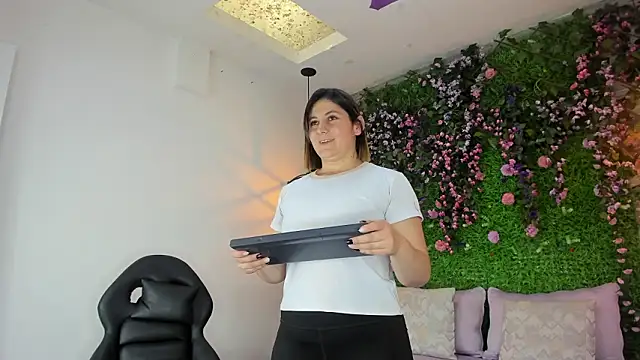 SarahDeyvis's cam snapshot