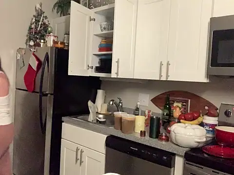 Intothewoodswego's cam snapshot