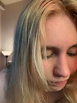 LovelyMiu's cam snapshot