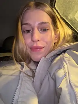 kira_mia live sex cam