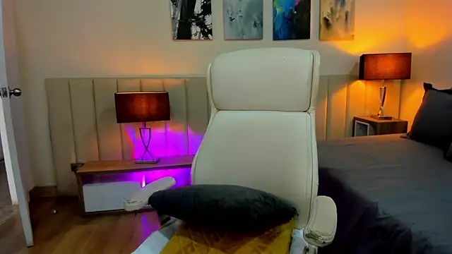 DaniRousse's cam snapshot