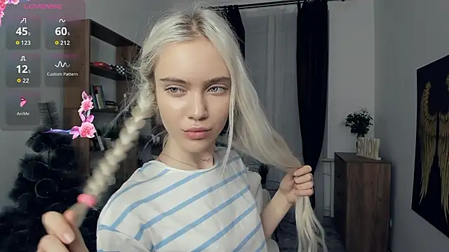 KristalCrowner live sex cam