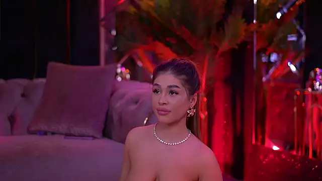 BellaNoirre's cam snapshot