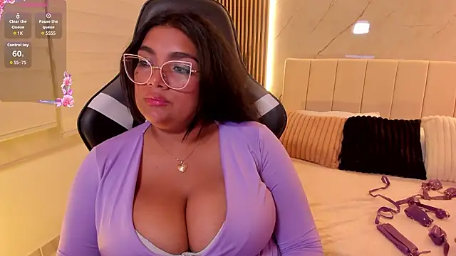 Lyra_Black_'s cam snapshot