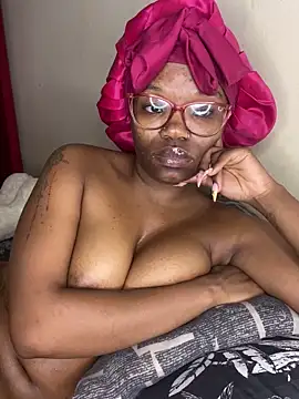 YummyMelanin117's cam snapshot