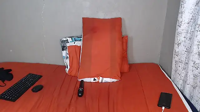 Lunalee's cam snapshot