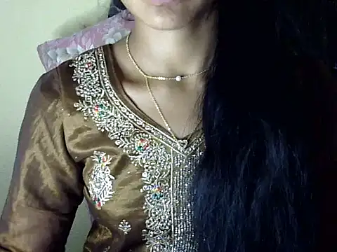 Khushi_v's cam snapshot