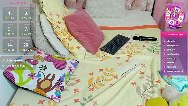 amelia_petiite's cam snapshot