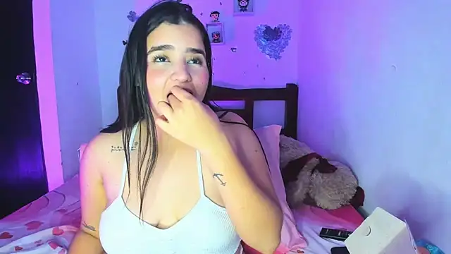 Babyhoney18's cam snapshot