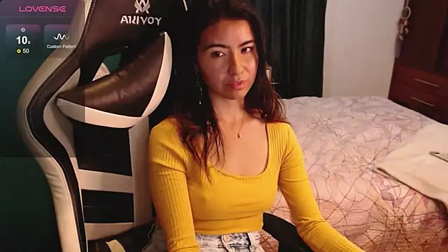 alice_middlee's cam snapshot