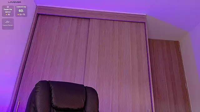 LauraVega1's cam snapshot