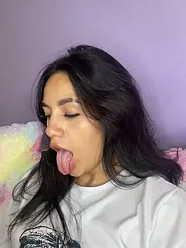 Marianahb-e's cam snapshot