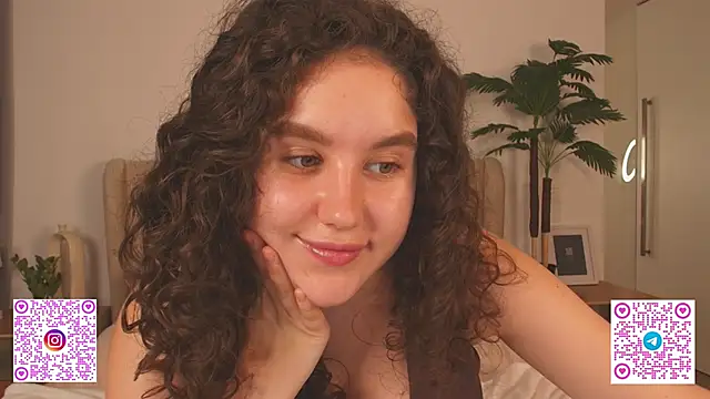 Ariella_Sol's cam snapshot