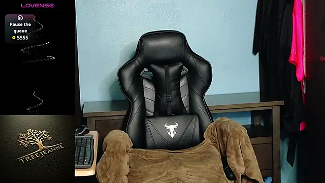 TreeJeanne's cam snapshot