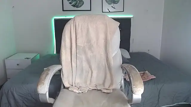 selena_yourmilf live sex cam