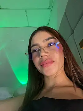 Eveliin_ruiz live sex cam