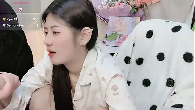 Yvonne-07's cam snapshot