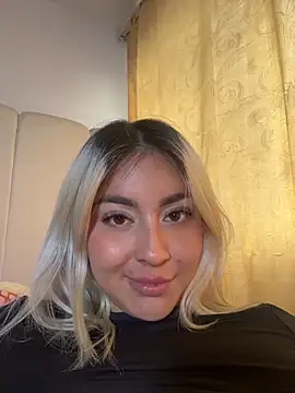 Elina_Hills live sex cam