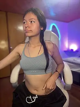 Ninffa_pinkk21's cam snapshot