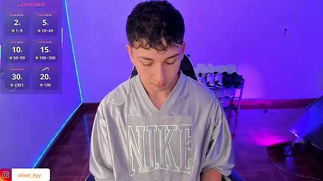 oliver_kyy's cam snapshot