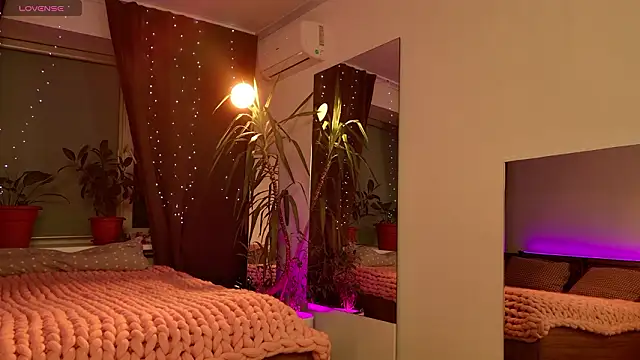 your_lunalike's cam snapshot