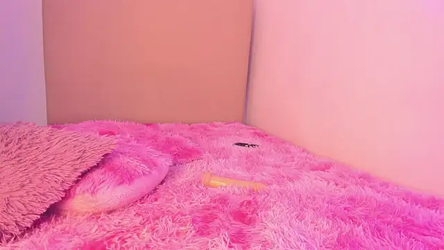 im_tiffany_'s cam snapshot