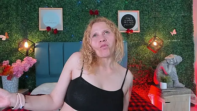 Evangelyne_rose's cam snapshot