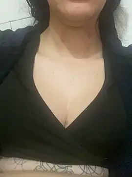 EmilyMiaCharlotte's cam snapshot