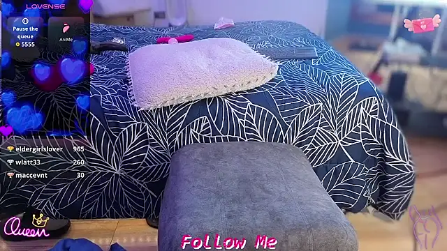 LatinaVibes4u's cam snapshot