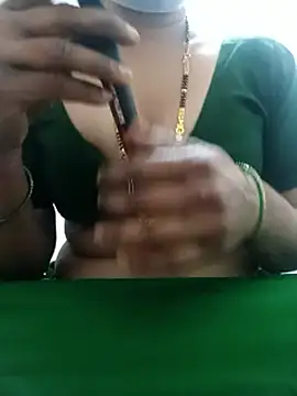 Chikki_20's cam snapshot