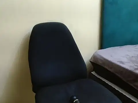 FreakyMelanin18's cam snapshot