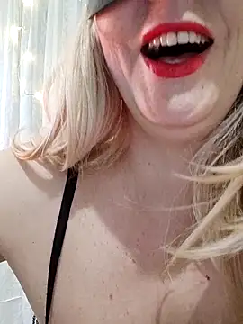 Milfporcona's cam snapshot