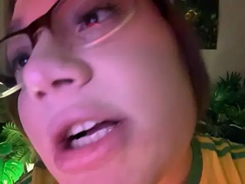 MCThroatGoat live sex cam