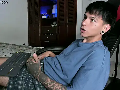 Austin_falcon's cam snapshot