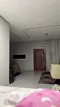 LunahMiller live sex cam