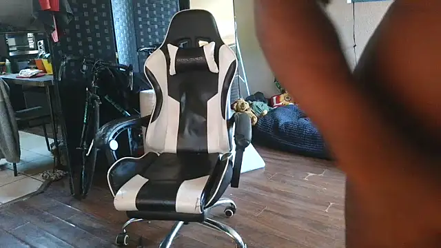 bigshh8 live sex cam