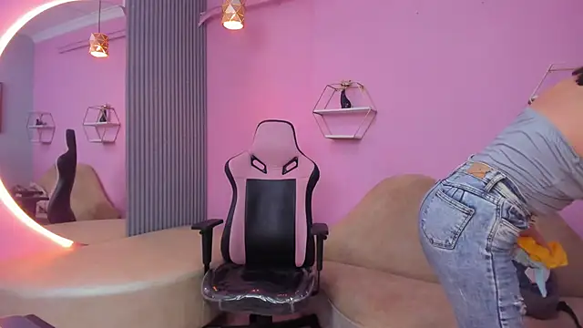 sofi__18_'s cam snapshot