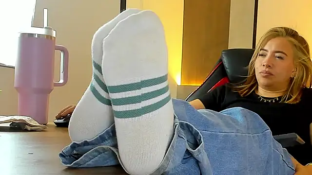 alma_fenix's cam snapshot