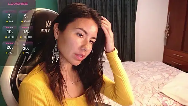 alice_middlee's cam snapshot