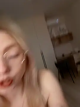 caressyourself's cam snapshot