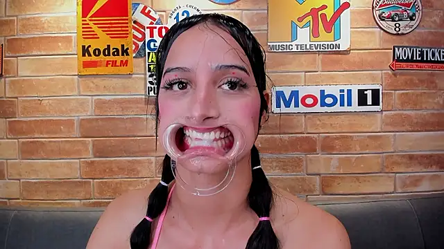 foxy_sharlotte's cam snapshot