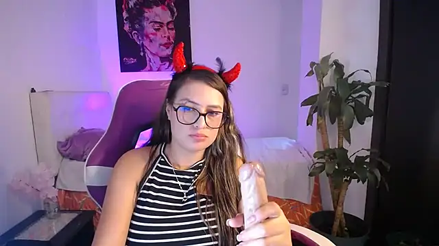 esmeraldaa230's cam snapshot