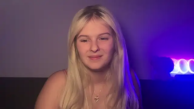 Allylove03's cam snapshot