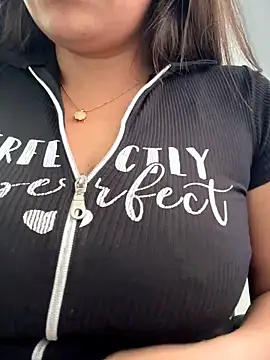 LIZ-06_'s cam snapshot